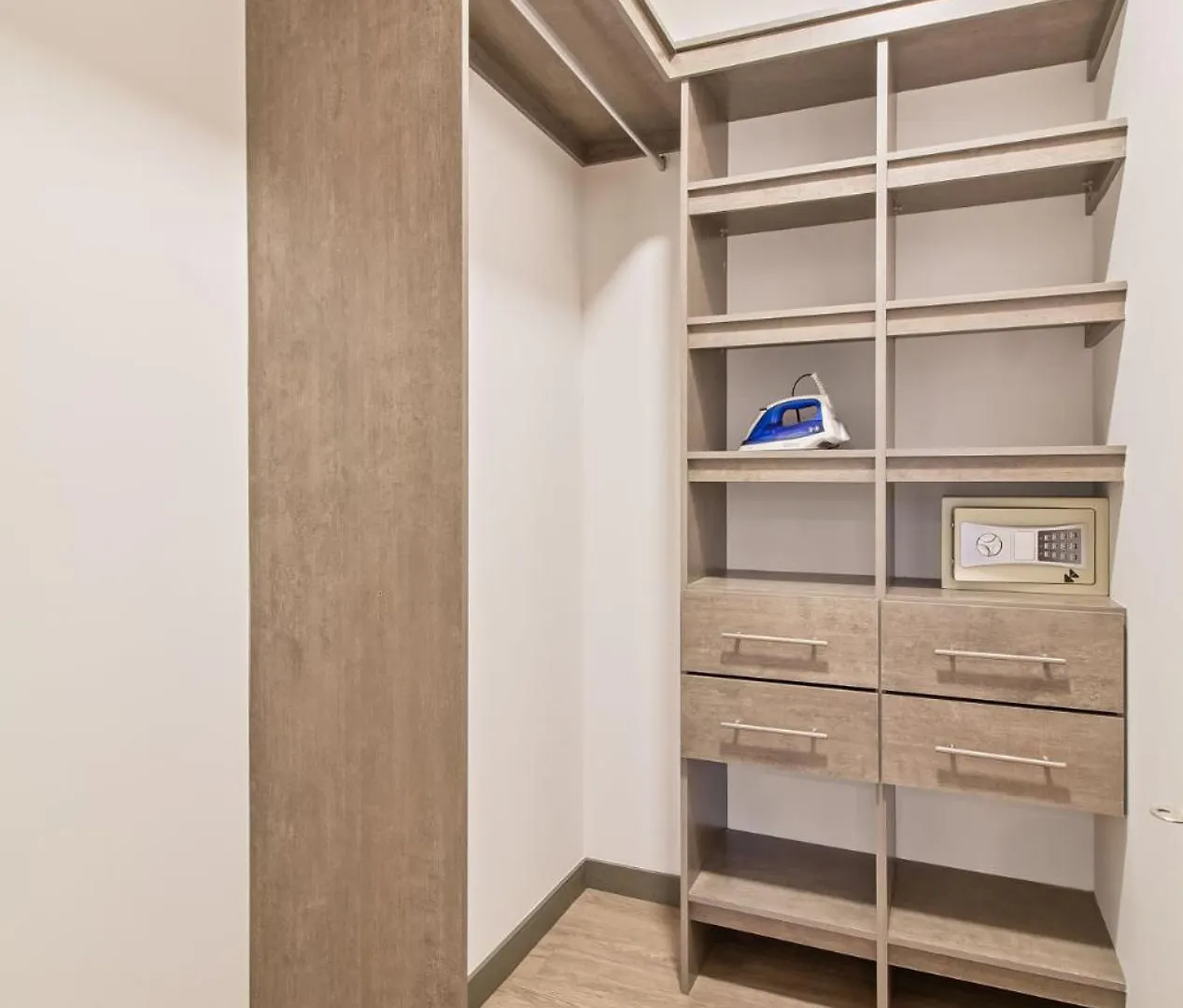 2 Bdr Suite W2 Ac Poblado, Medellin