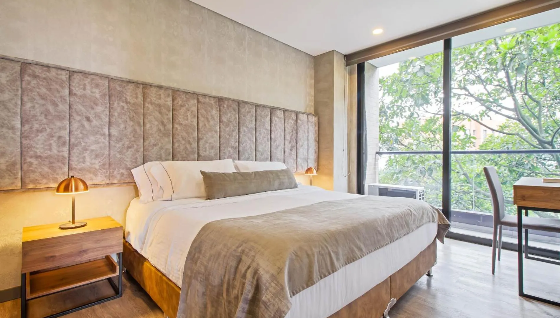 2 Bdr Suite W2 Ac Poblado, Medellin Apartment