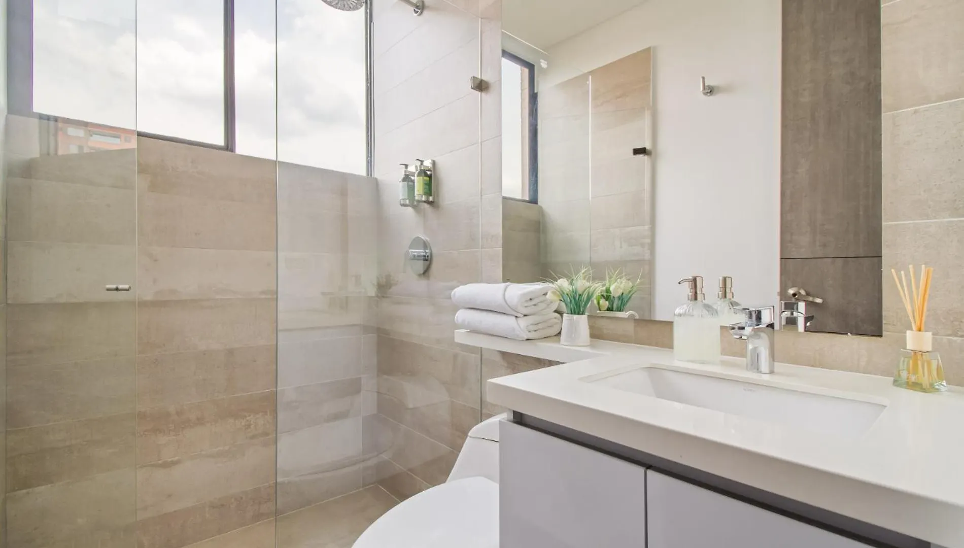 Apartment 2 Bdr Suite W2 Ac Poblado, Medellin